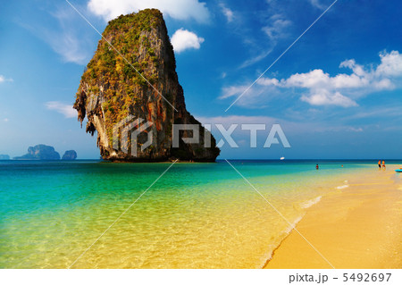 Tropical beach 5492697