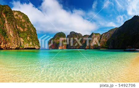 Tropical beach 5492706