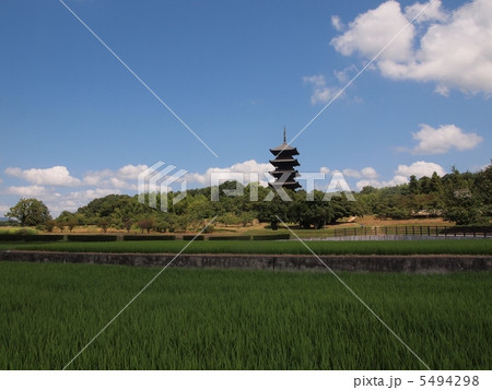 夏の日の備中国分寺五重塔 夏の日の備中国分寺五重塔 5494298