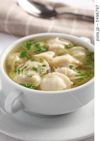Ravioli with chicken broth 5496797