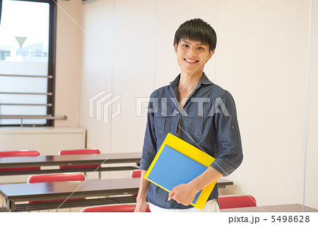 大学生の男性ポートレート 5498628