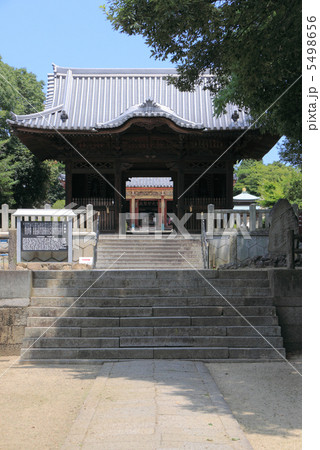 四国霊場第84番札所「屋島寺」四天門から本堂を見る 5498656