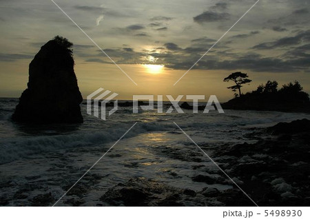 秋谷立石から望む残照 5498930