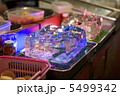 お祭りのあんず飴 5499342
