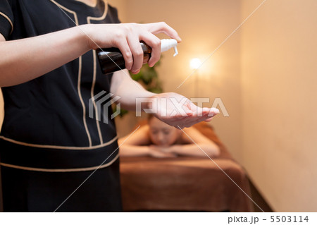 beauty-treatment clinic　撮影協力： 3BエステサロンLuki'A（麻布十番） 5503114