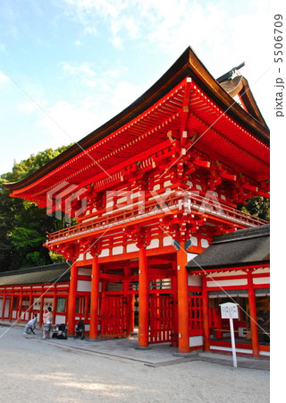 下鴨神社(賀茂御祖神社)の「楼門」（京都市左京区下鴨泉川町） 5506709