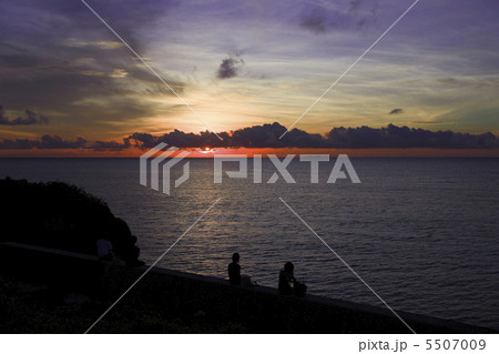 沖縄　日本最南端の島　波照間島の夕景 5507009