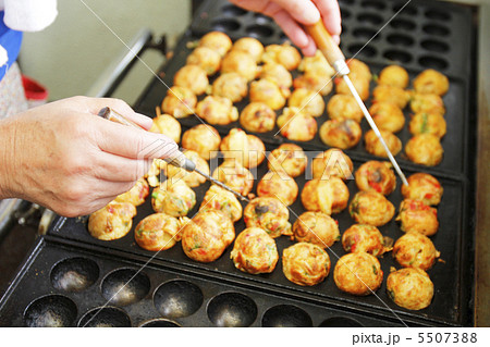 たこ焼き調理 5507388