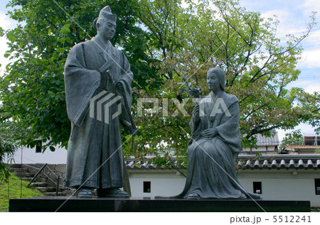京都　勝竜寺城公園　細川忠興・　玉（ガラシャ）像 5512241