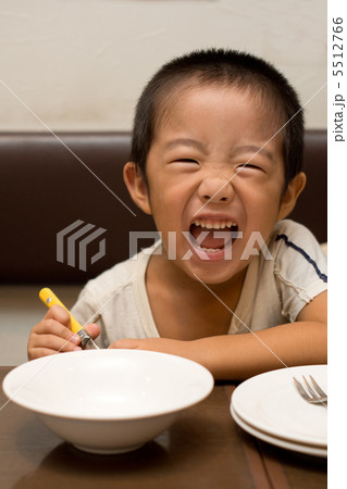 満面の笑みの子供 5512766