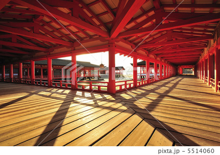 厳島神社回廊の写真素材