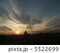 秋の夕景 5522699