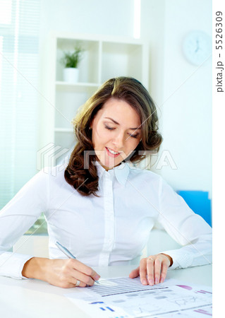 Business lady at work Business lady at work 5526309