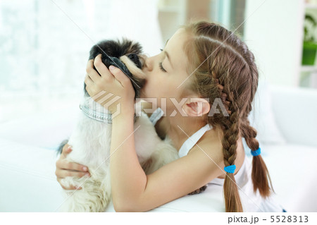 Expressing affection Expressing affection 5528313