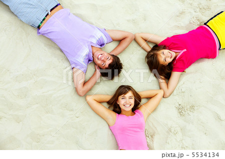 Circle of teens Circle of teens 5534134
