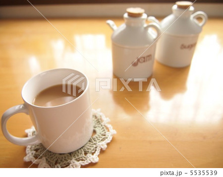 ミルクティーとシュガーポット 5535539