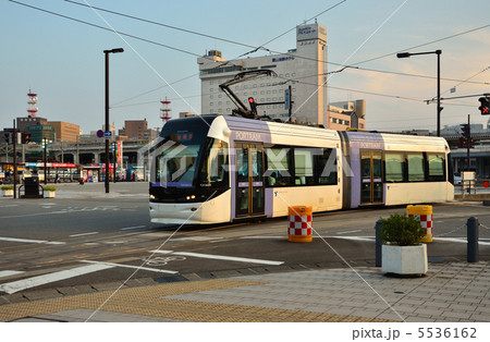 富山散歩・富山ライトレール 富山駅北を発車 富山散歩・富山ライトレール 富山駅北を発車 5536162