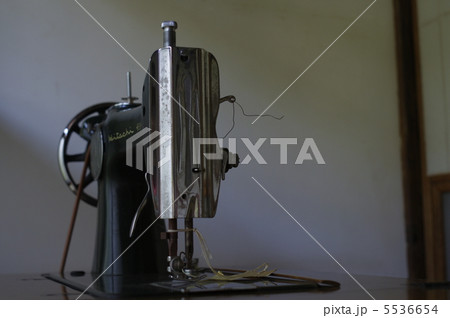 古いミシン 5536654