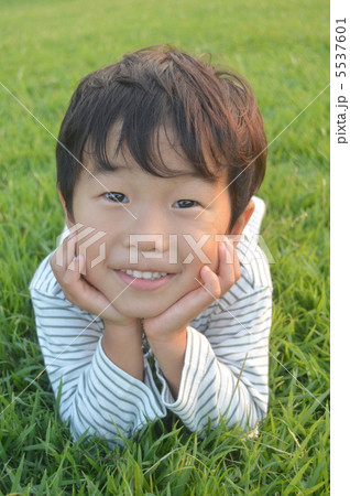 笑顔でポーズ(長袖) 笑顔でポーズ(長袖) 5537601