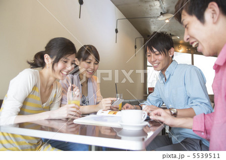 カフェでおしゃべり 5539511
