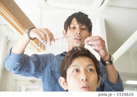 ヘアスタイリング 5539620