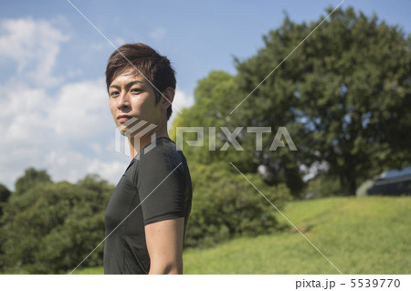 草原の男性 5539770