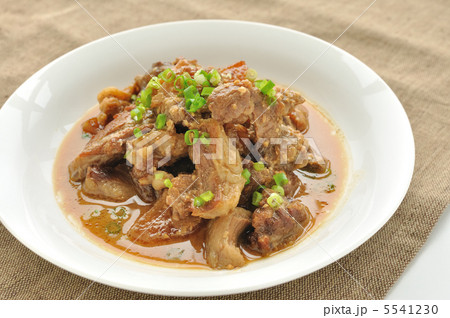 牛スジ肉の味噌煮込み 5541230