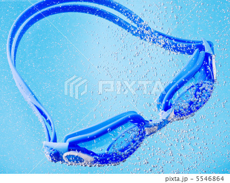 goggles for swimming fell into the water 5546864