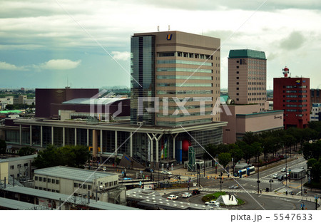 鉄道 路面電車 富山駅北口 アーバンプレイスの写真素材