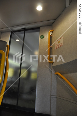 Ｅ１系新幹線　階段 5550535