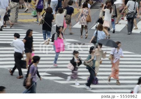都会の雑踏 5550962