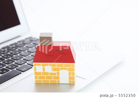 インターネットで住宅探し 5552350