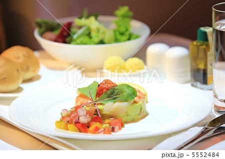 ビジネスクラス機内食の前菜 5552484