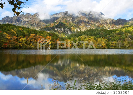 秋の鏡池 秋の鏡池 5552504