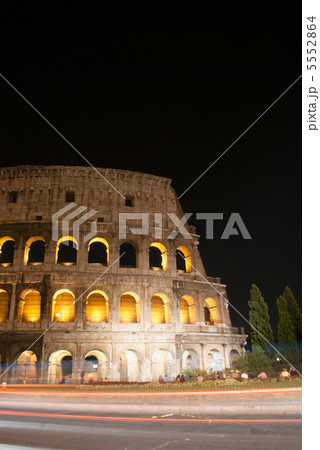 ローマのコロシアム 5552864