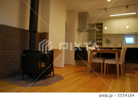 薪ストーブのあるLDK【横】 5554164