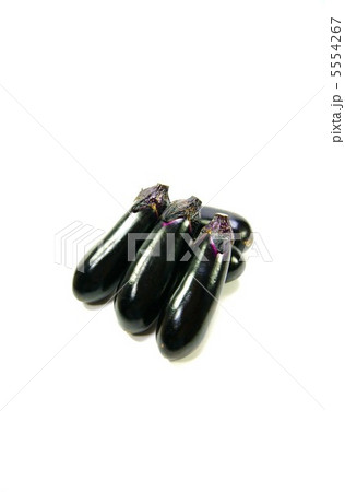茄子整然と５個盛り水滴なし・縦位置 5554267