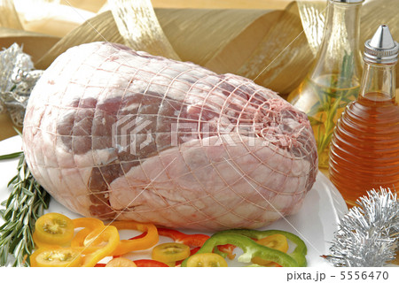 骨無し生ラムレッグ網包み 5556470