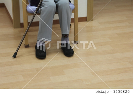 腰かける 5559326