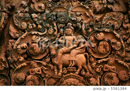 世界遺産アンコール遺跡群のバンテアイ・スレイ 5561384