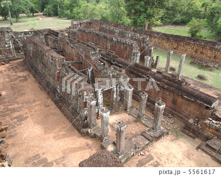 世界遺産　アンコール遺跡のプレ・ループ寺院 5561617