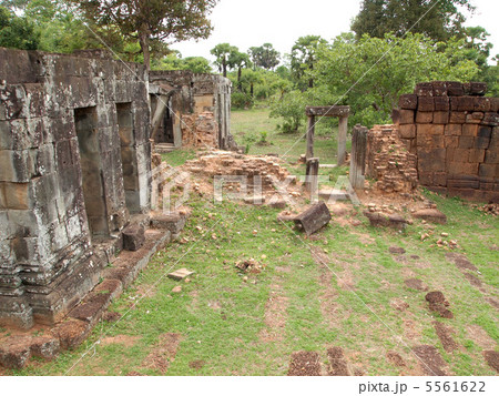 世界遺産　アンコール遺跡のプレ・ループ寺院 5561622