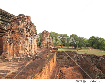 世界遺産　アンコール遺跡のプレ・ループ寺院 5562323
