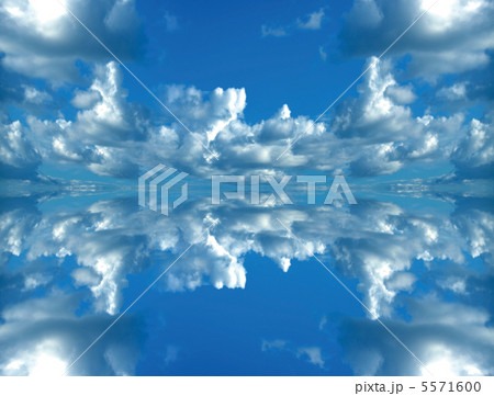 空と雲と水面 5571600