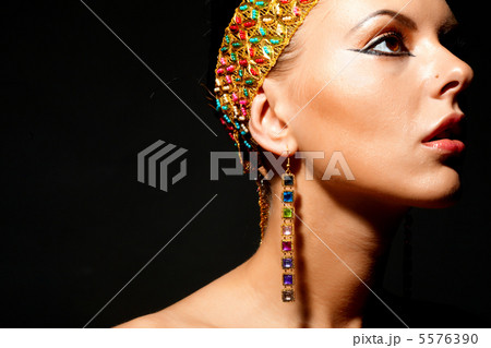 Exotic female Exotic female 5576390