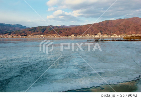 凍結した諏訪湖 5579042
