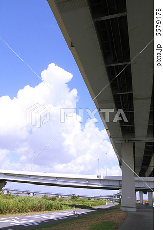 首都高速小松川線と船堀橋、青空 首都高速小松川線と船堀橋、青空 5579473
