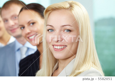 Pretty businesspeople Pretty businesspeople 5582051