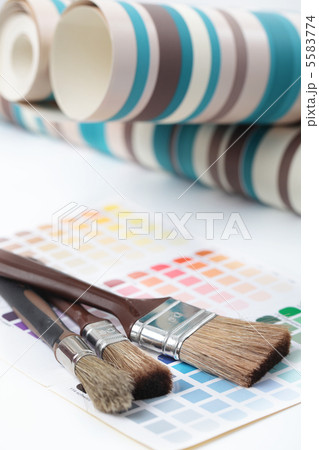 Paintbrushes, wallpapers, and color swatch 5583774