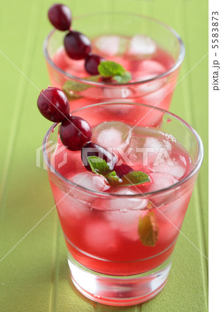 Cranberry juice 5583873